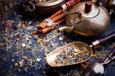 çay sıcak bir içecek olduğunu