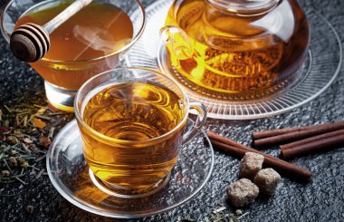 çay sıcak bir içecek olduğunu