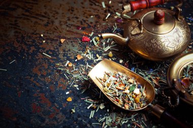 çay sıcak bir içecek olduğunu