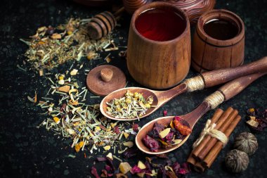 çay sıcak bir içecek olduğunu