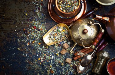 çay sıcak bir içecek olduğunu