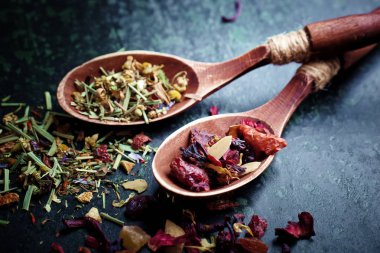 çay sıcak bir içecek olduğunu