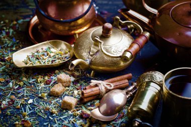 çay sıcak bir içecek olduğunu