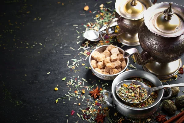 çay sıcak bir içecek olduğunu