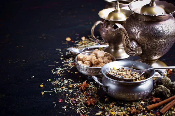 çay sıcak bir içecek olduğunu