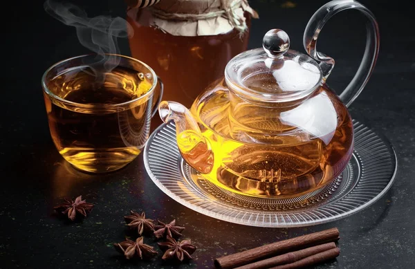 çay sıcak bir içecek olduğunu