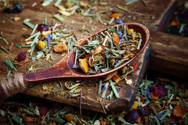 çay sıcak bir içecek olduğunu