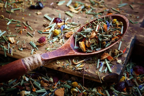 çay sıcak bir içecek olduğunu