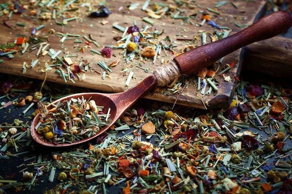 çay sıcak bir içecek olduğunu