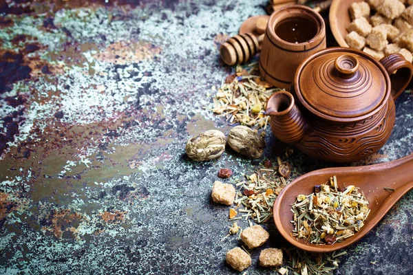 çay sıcak bir içecek olduğunu