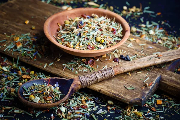 çay sıcak bir içecek olduğunu