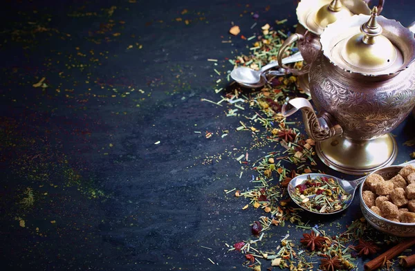 çay sıcak bir içecek olduğunu