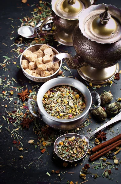 çay sıcak bir içecek olduğunu