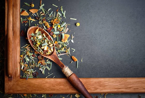 çay sıcak bir içecek olduğunu