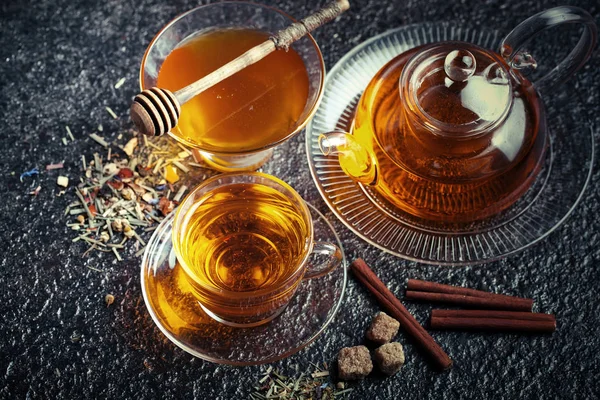 çay sıcak bir içecek olduğunu