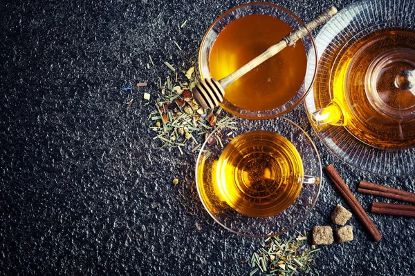 çay sıcak bir içecek olduğunu