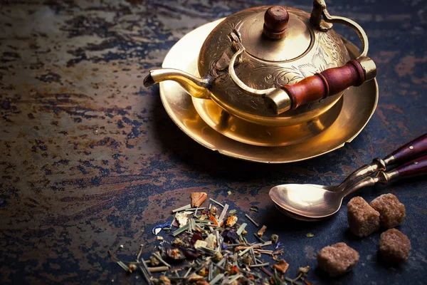 çay sıcak bir içecek olduğunu