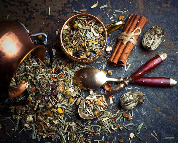 çay sıcak bir içecek olduğunu