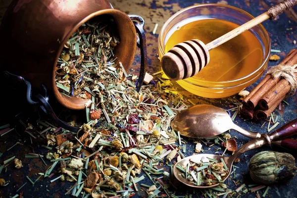 çay sıcak bir içecek olduğunu