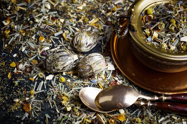 çay sıcak bir içecek olduğunu