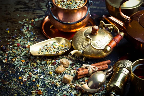 çay sıcak bir içecek olduğunu