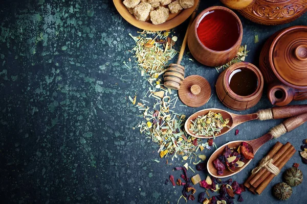 çay sıcak bir içecek olduğunu