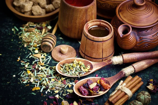 çay sıcak bir içecek olduğunu