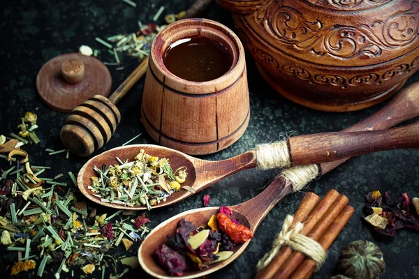 çay sıcak bir içecek olduğunu