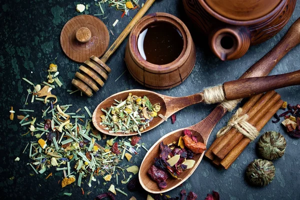 çay sıcak bir içecek olduğunu