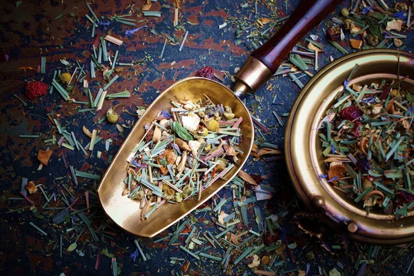 çay sıcak bir içecek olduğunu