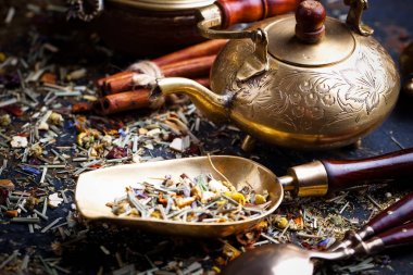 çay sıcak bir içecek olduğunu