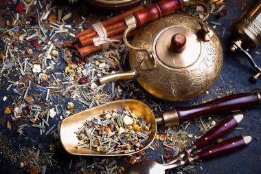 çay sıcak bir içecek olduğunu