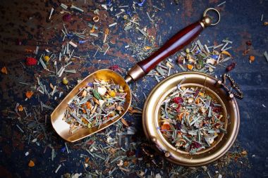 Çay sıcak içecek masada bileşiminde