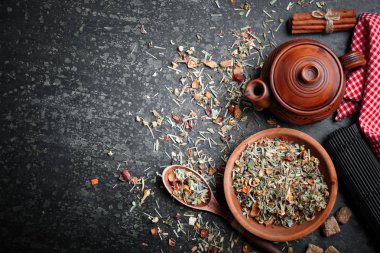 Çay sıcak içecek masada bileşiminde