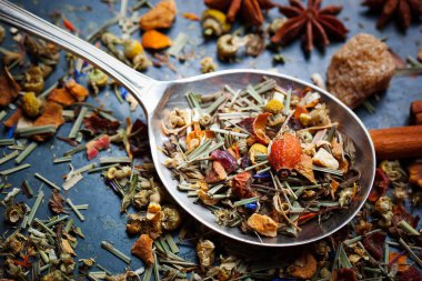 Çay sıcak içecek masada bileşiminde