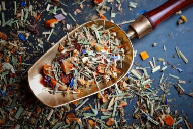 Çay sıcak içecek masada bileşiminde