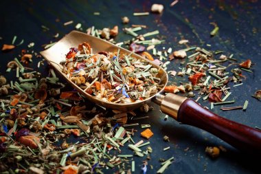 Çay sıcak içecek masada bileşiminde