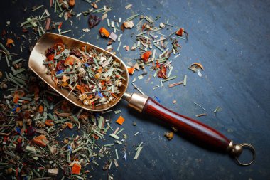 Çay sıcak içecek masada bileşiminde