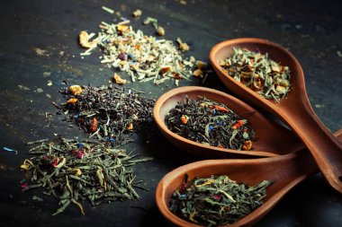 Çay sıcak içecek masada bileşiminde