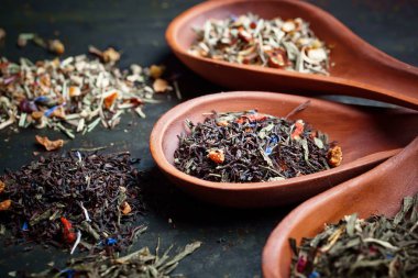 Çay sıcak içecek masada bileşiminde