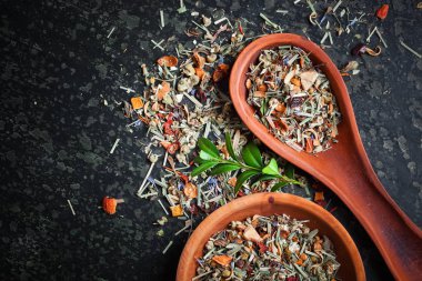 Çay sıcak içecek masada bileşiminde