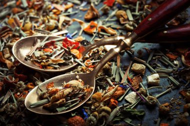 Çay sıcak içecek masada bileşiminde