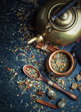 Çay sıcak içecek masada bileşiminde