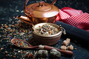 Çay sıcak içecek masada bileşiminde