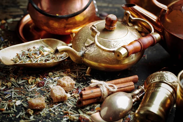 çay sıcak bir içecek olduğunu