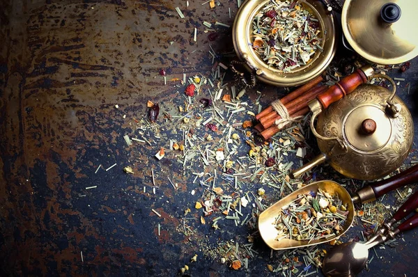 Çay sıcak içecek masada bileşiminde