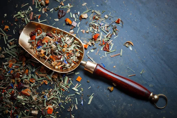 Çay sıcak içecek masada bileşiminde