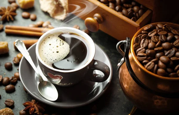 Black coffee is a hot drink — Stock Photo, Image