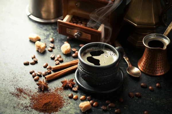 Il caffè nero è una bevanda calda — Foto Stock