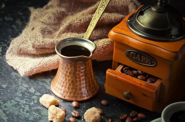 Zwarte koffie is een warme drank — Stockfoto